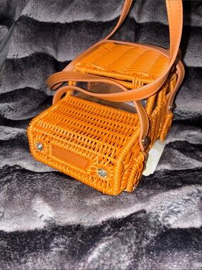 Tommy Bahama wicker truck purse